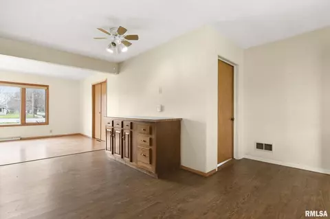 2201 Sangamon Ave, Springfield, IL 62702 photo 10