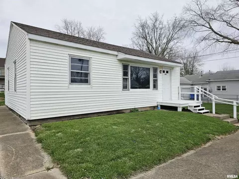 103 E Madison St, Athens, IL 62613 photo 1