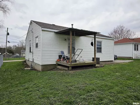 103 E Madison St, Athens, IL 62613 photo 11