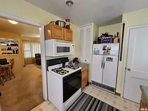 103 E Madison St, Athens, IL 62613 photo 9