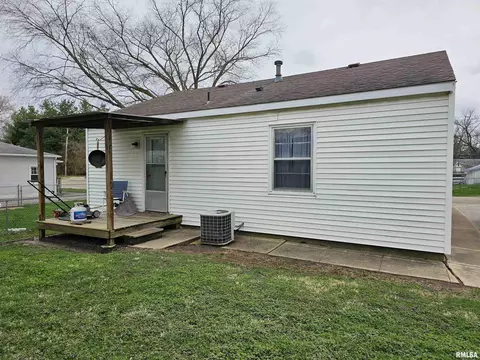 103 E Madison St, Athens, IL 62613 photo 10