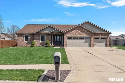 1050 Lost Tree Dr, Sherman, IL 62684