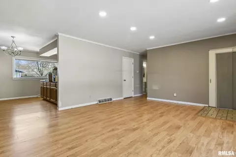 2012 Creighton Rd, Springfield, IL 62703 photo 6