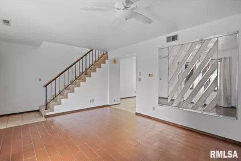 4 Brookside Pl, Springfield, IL 62704 photo 4