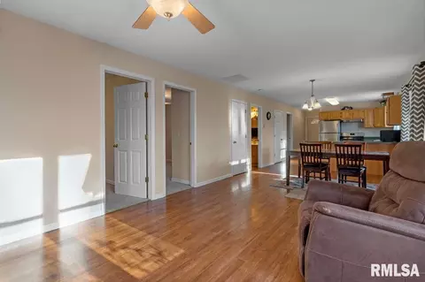 1224 Poole St, Springfield, IL 62702 photo 4