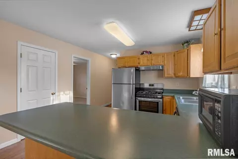 1224 Poole St, Springfield, IL 62702 photo 9