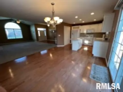 5208 Manhattan St, Springfield, IL 62711 photo 5