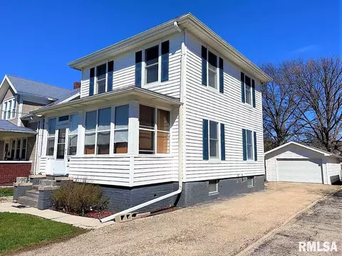 1231 Willard St, Galesburg, IL 61401