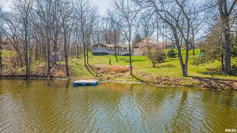 21623 Lago Dr, Delavan, IL 61734