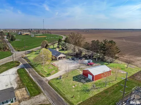 867 N Elder St, Palmyra, IL 62674