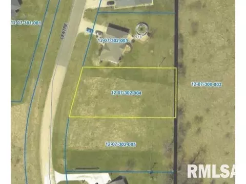 104 Centre Dr, Petersburg, IL 62675