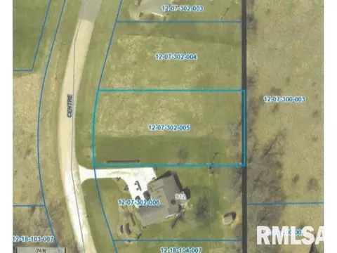 105 Centre Dr, Petersburg, IL 62675