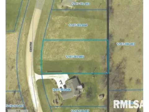 105 Centre Dr, Petersburg, IL 62675
