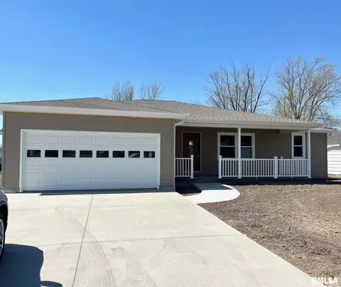 206 S Iowa St, Camp Point, IL 62320