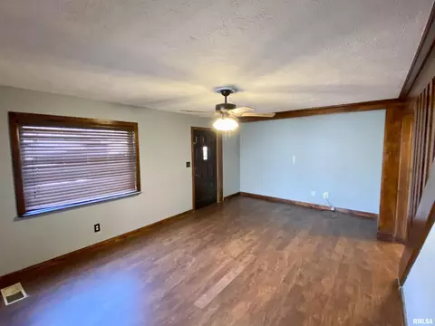 1005 Bruns Ln, Springfield, IL 62702 photo 7