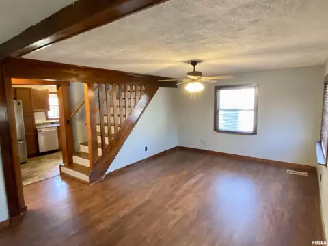 1005 Bruns Ln, Springfield, IL 62702 photo 4