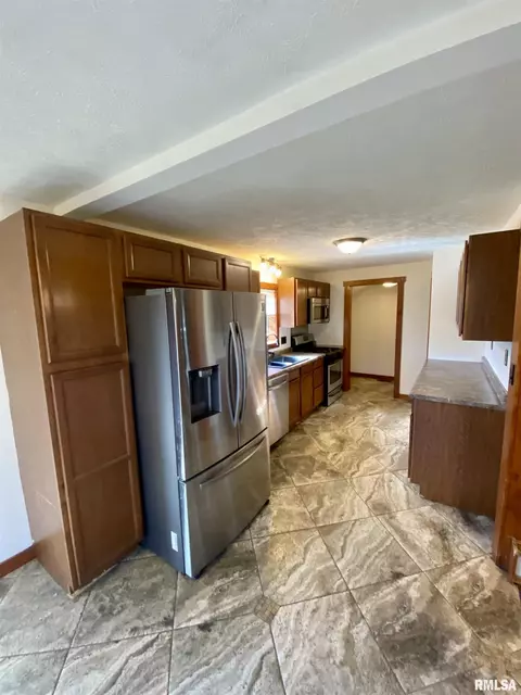 1005 Bruns Ln, Springfield, IL 62702 photo 9