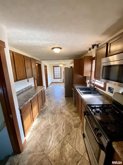 1005 Bruns Ln, Springfield, IL 62702 photo 14