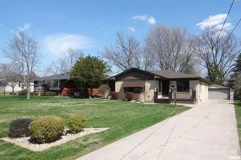 173 Hawkinson Ave, Galesburg, IL 61401
