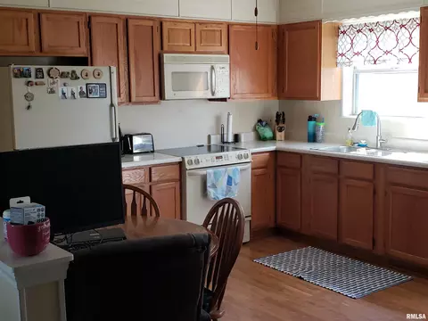 4008 Hoffman Dr, Springfield, IL 62707 photo 4