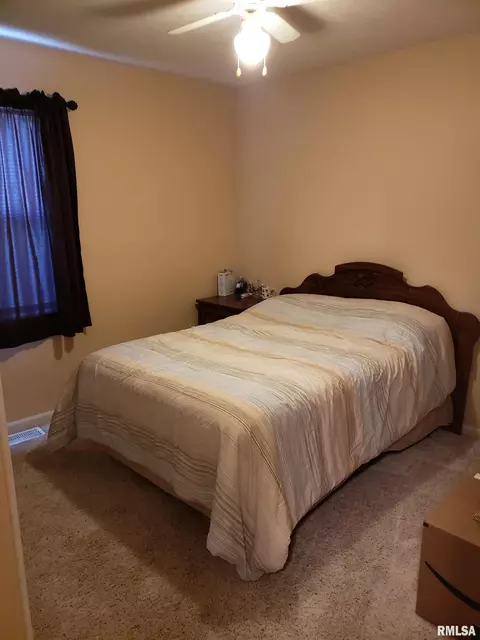 4008 Hoffman Dr, Springfield, IL 62707 photo 6