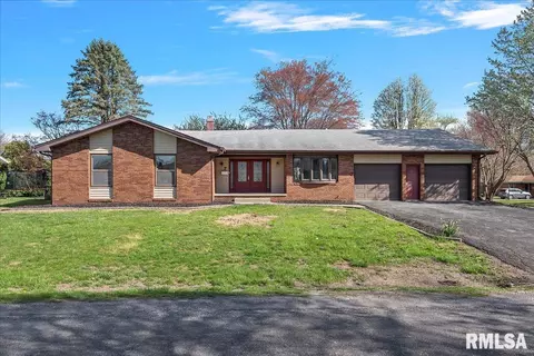 7 Glenwood Ln, Chatham, IL 62629