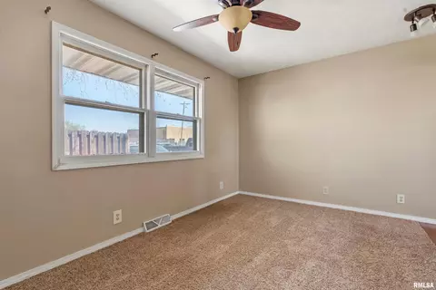 604 S Kickapoo St, Lincoln, IL 62656 photo 22