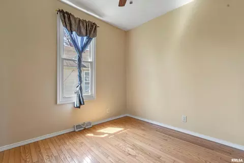 604 S Kickapoo St, Lincoln, IL 62656 photo 28