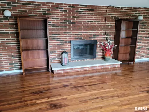 999 Riddle Hill Rd, Springfield, IL 62711 photo 3