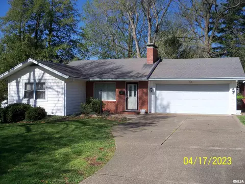 29 Sunset Dr, Jacksonville, IL 62650