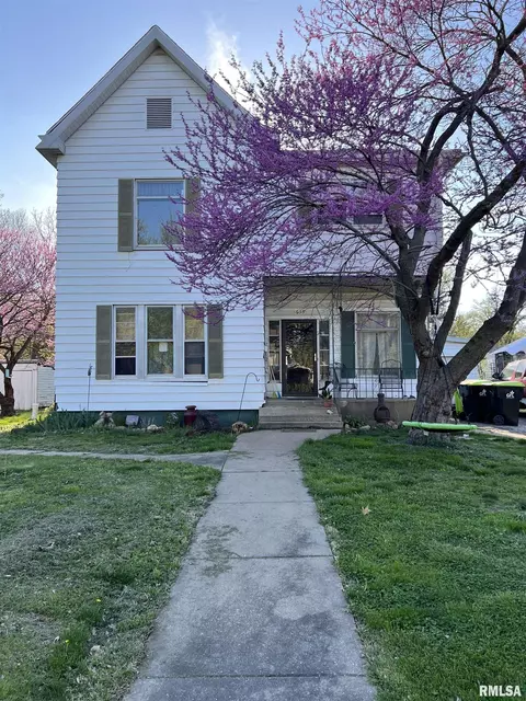 639 Diamond St, Jacksonville, IL 62650