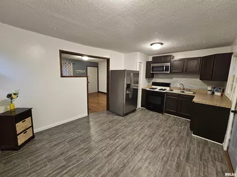 7 Bryant Ln, Springfield, IL 62702 photo 5
