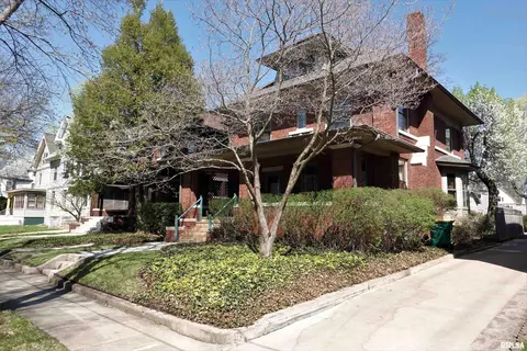 431 N Cherry St, Galesburg, IL 61401