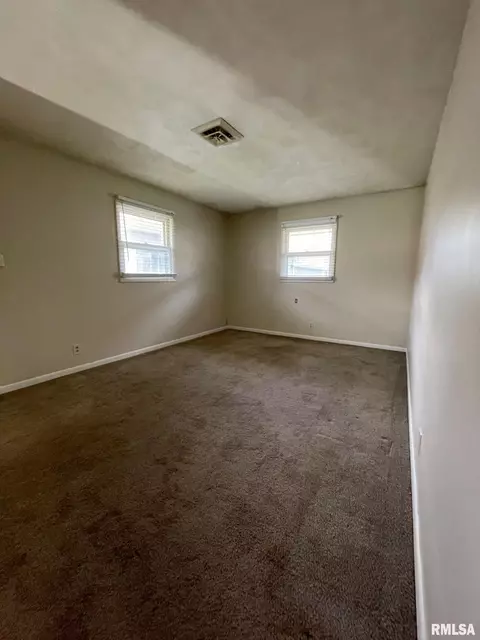 1717 S Douglas Ave, Springfield, IL 62704 photo 11