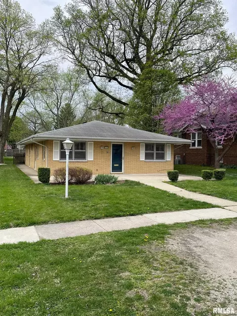 1717 S Douglas Ave, Springfield, IL 62704