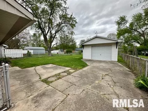 1912 Stonehenge Rd, Springfield, IL 62702 photo 3