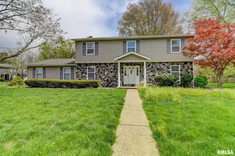 124 Landsdowne Dr, Sherman, IL 62684