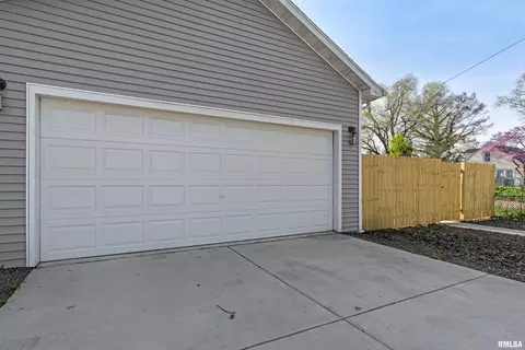 2420 S 5th St, Springfield, IL 62703 photo 25