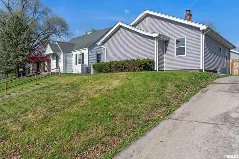 2420 S 5th St, Springfield, IL 62703