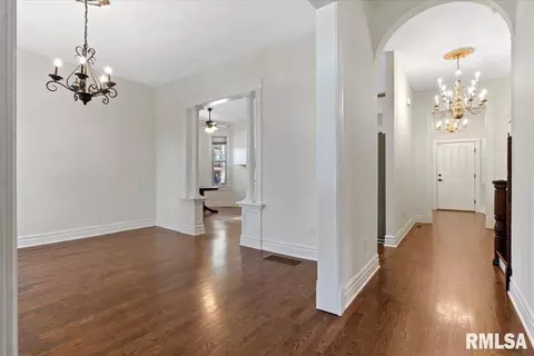 630 N 5th St, Springfield, IL 62702 photo 13