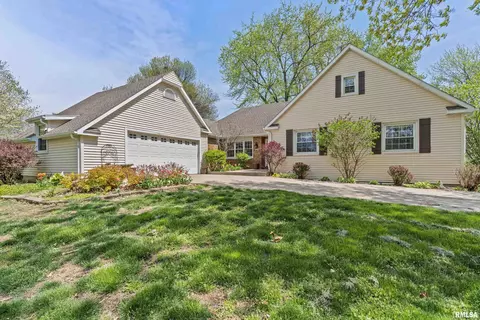 5636 Barlow Rd, Sherman, IL 62684