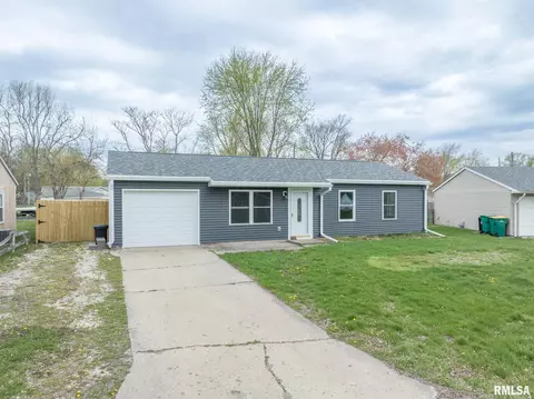 1594 Russell Ave, Galesburg, IL 61401