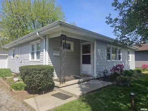 1403 S Clay St, Jacksonville, IL 62650