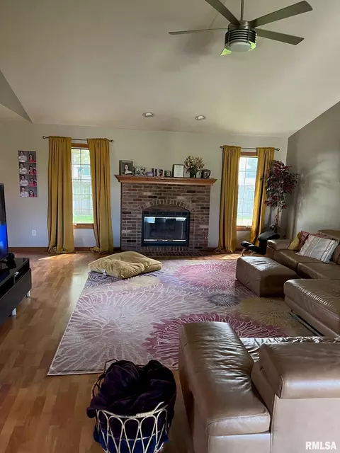 2208 Disar Dr, Springfield, IL 62711 photo 2