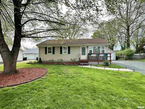 605 Gladstone St, Jacksonville, IL 62650