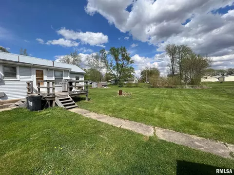 1008 S Cedar St, Delavan, IL 61734 photo 15