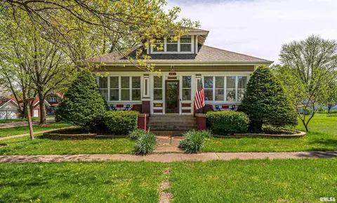 221 N Lafayette St, Mount Pulaski, IL 62548