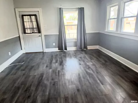 2221 S 6th St, Springfield, IL 62703 photo 4