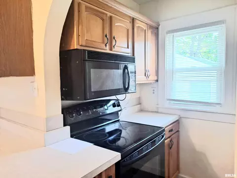 2221 S 6th St, Springfield, IL 62703 photo 11