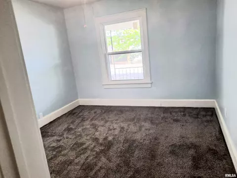 2221 S 6th St, Springfield, IL 62703 photo 7